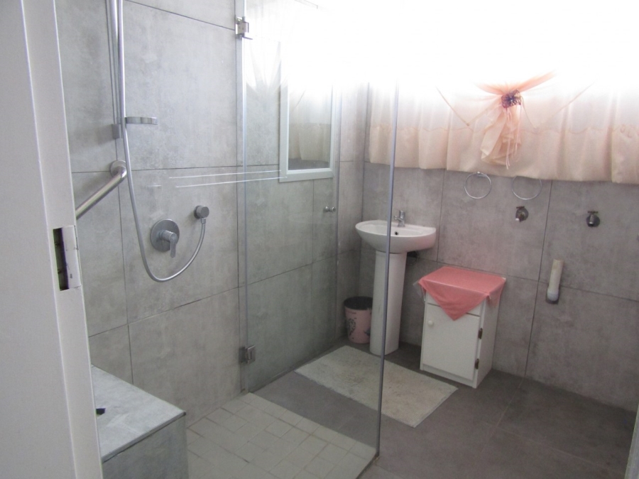 3 Bedroom Property for Sale in Humansdorp Eastern Cape